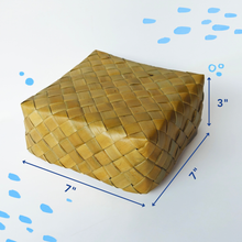 Load image into Gallery viewer, Biodegradable Tampipi gift box for sustainable MAGWAI products