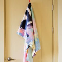 Load image into Gallery viewer, MAGWAI Quick-Drying Towels Manta Ray Pagi design, made with microfiber plastic recycled bottles. Available in beach towel size and hand or face towel size. Absorbent and quick-drying, sand-proof, multipurpose for beach, gym, bath or shower, Travel-friendly