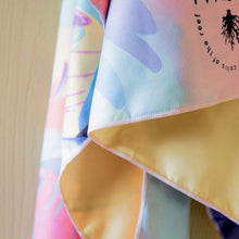 Load image into Gallery viewer, MAGWAI Quick-Drying Towels Manta Ray Pagi design, made with microfiber plastic recycled bottles. Available in beach towel size and hand or face towel size. Absorbent and quick-drying, sand-proof, multipurpose for beach, gym, bath or shower, Travel-friendly