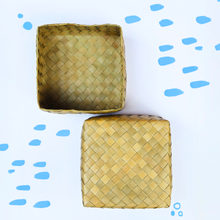 Load image into Gallery viewer, Sustainable Tampipi gift box for MAGWAI products made of biodegradable fiber