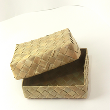 Load image into Gallery viewer, Biodegradable Tampipi gift box for sustainable MAGWAI products
