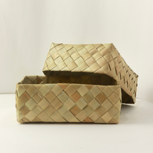 Load image into Gallery viewer, Sustainable Tampipi gift box for MAGWAI products made of biodegradable fiber
